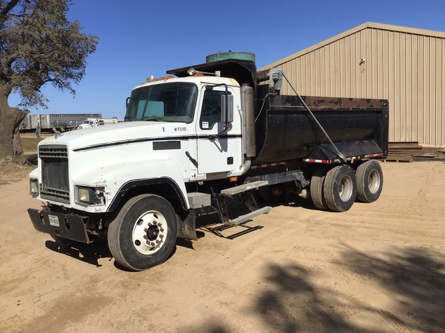 2004 Mack CH613 T/A Dump Truck 2004 Mack CH613 T/A Dump Truck