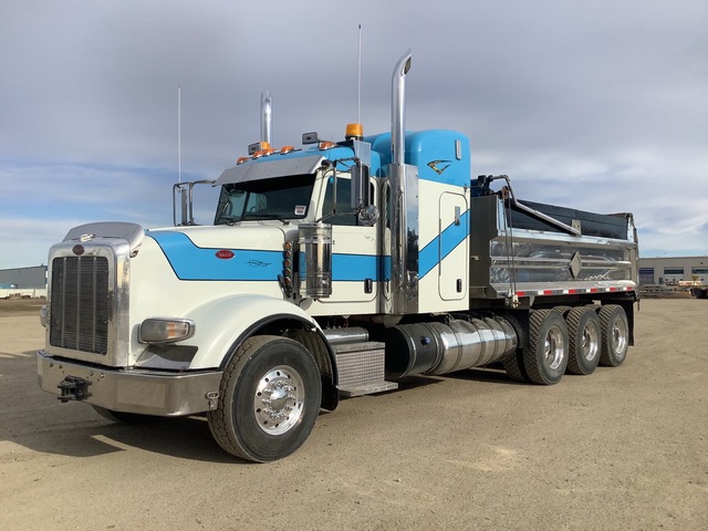 2013 Peterbilt 367 Tri/A Dump Truck 2013 Peterbilt 367 Tri/A Dump Truck