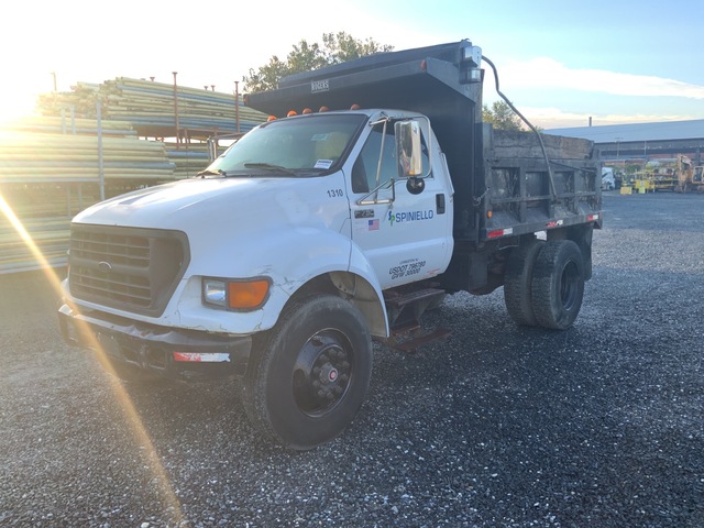 2000 Ford F-750 Super Duty 4x2 S/A Dump Truck 2000 Ford F-750 Super Duty 4x2 S/A Dump Truck