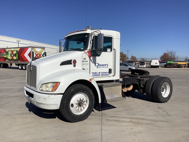 2009 Kenworth T300 4x2 S/A Day Cab Truck Tractor 2009 Kenworth T300 4x2 S/A Day Cab Truck Tractor