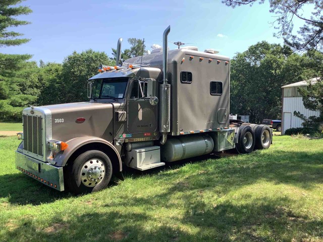 2001 Peterbilt 378 6x4 T/A Sleeper Truck Tractor 2001 Peterbilt 378 6x4 T/A Sleeper Truck Tractor
