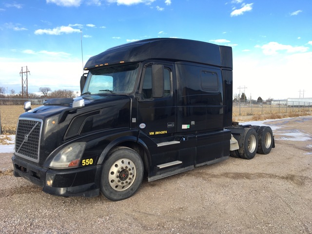 2013 Volvo VN VNL 6x4 T/A Sleeper Truck Tractor 2013 Volvo VN VNL 6x4 T/A Sleeper Truck Tractor