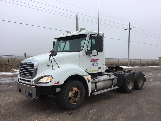 2006 Freightliner Columbia 6x4 T/A Day Cab Truck Tractor 2006 Freightliner Columbia 6x4 T/A Day Cab Truck Tractor