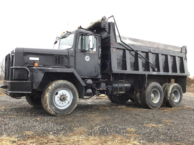 1977 International F5070 6x4 T/A Dump Truck 1977 International F5070 6x4 T/A Dump Truck