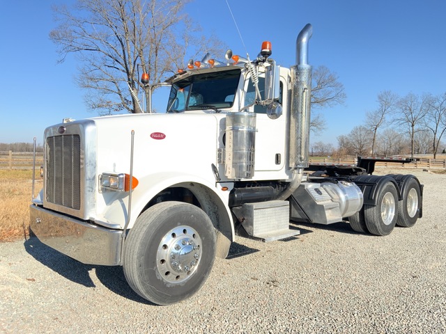 2012 Peterbilt 367 6x4 T/A Day Cab Truck Tractor 2012 Peterbilt 367 6x4 T/A Day Cab Truck Tractor