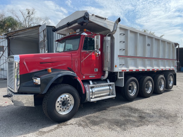 2000 Freightliner FLD120 10x4 Quad/A Dump Truck 2000 Freightliner FLD120 10x4 Quad/A Dump Truck