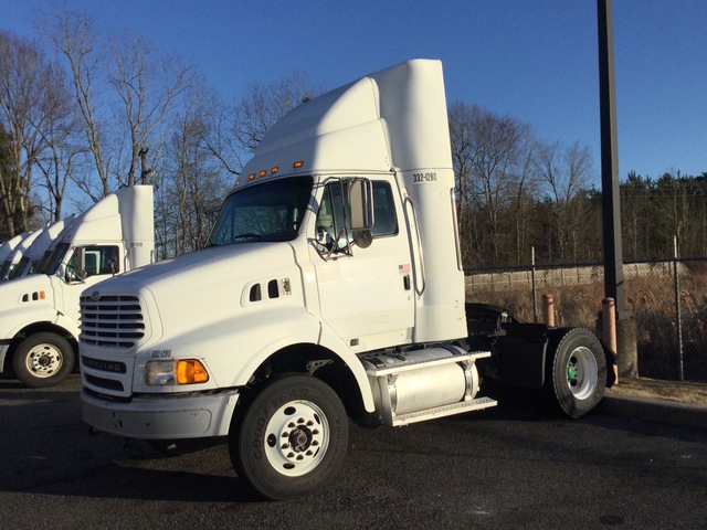 2006 Sterling A9500 4x2 S/A Day Cab Truck Tractor 2006 Sterling A9500 4x2 S/A Day Cab Truck Tractor