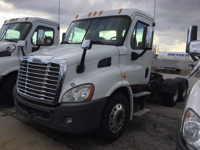 2014 Freightliner Cascadia 113 6x4 T/A Day Cab Truck Tractor 2014 Freightliner Cascadia 113 6x4 T/A Day Cab Truck Tractor