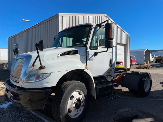 2006 International 4400 4x2 S/A Day Cab Truck Tractor 2006 International 4400 4x2 S/A Day Cab Truck Tractor