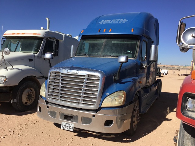 2011 Freightliner Cascadia 125 6x4 T/A Sleeper Truck Tractor 2011 Freightliner Cascadia 125 6x4 T/A Sleeper Truck Tractor