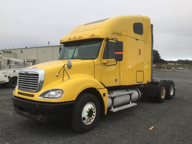 2007 Freightliner Columbia T/A Sleeper Truck Tractor 2007 Freightliner Columbia T/A Sleeper Truck Tractor