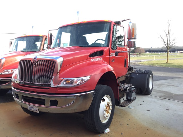 2007 International 4400 4x2 S/A Day Cab Truck Tractor 2007 International 4400 4x2 S/A Day Cab Truck Tractor