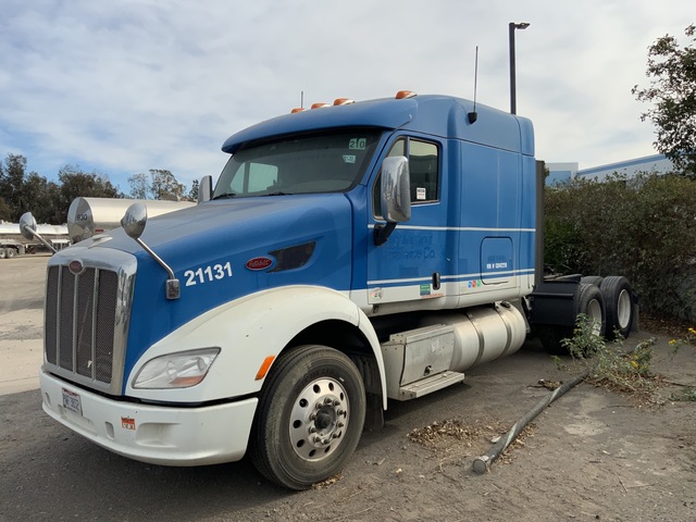 2012 Peterbilt 587 T/A Sleeper Truck Tractor 2012 Peterbilt 587 T/A Sleeper Truck Tractor