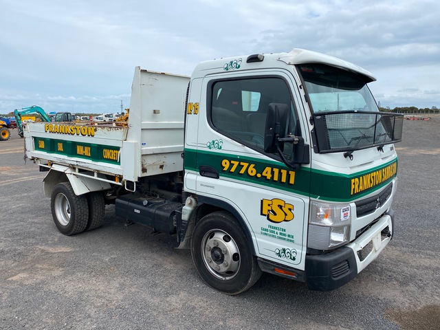2016 Mitsubishi Canter 715 4x2 Tipper Truck 2016 Mitsubishi Canter 715 4x2 Tipper Truck