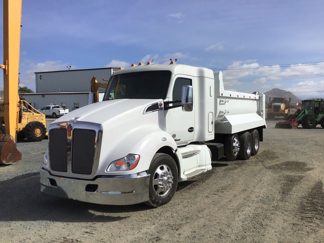 2019 (unverified) Kenworth T680 8x4 Sleeper Tri/A Dump Truck 2019 (unverified) Kenworth T680 8x4 Sleeper Tri/A Dump Truck
