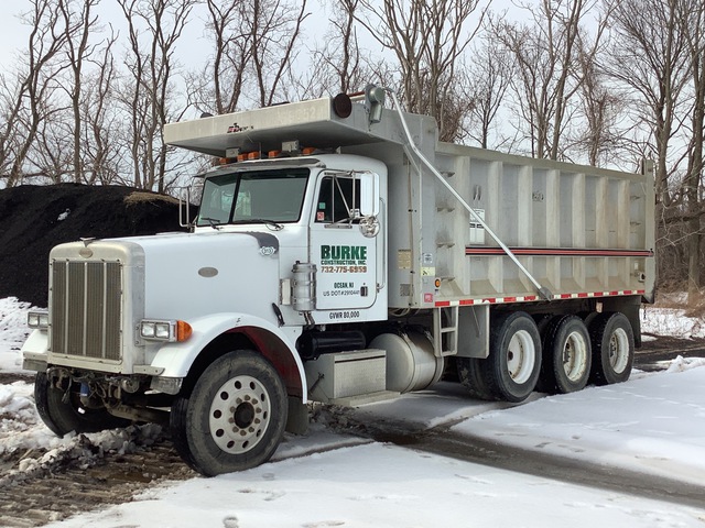 1999 Peterbilt 357 8x4 Tri/A Dump Truck 1999 Peterbilt 357 8x4 Tri/A Dump Truck