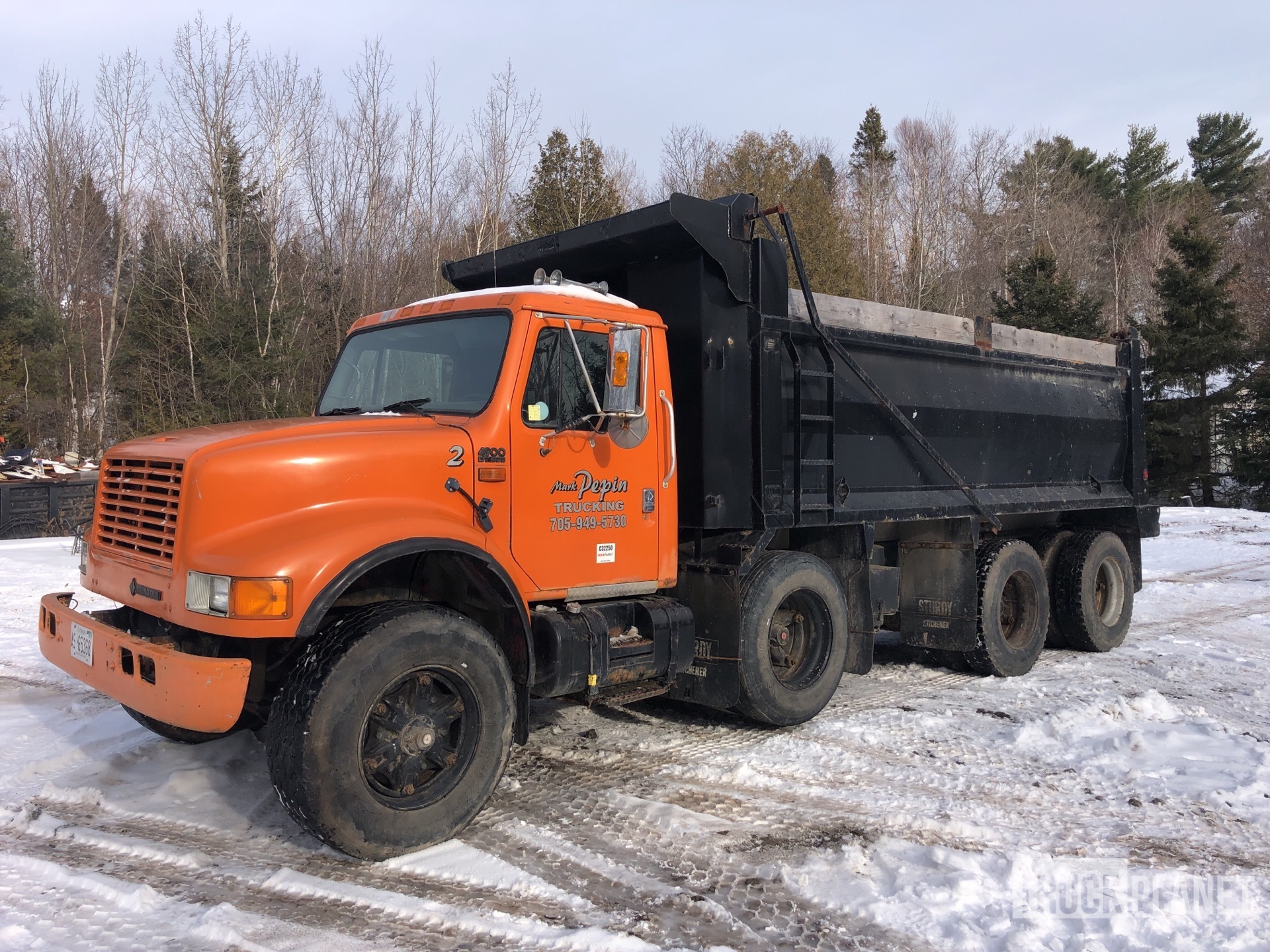1993 International G-4954 Tri/A Dump Truck in Sault Ste Marie
