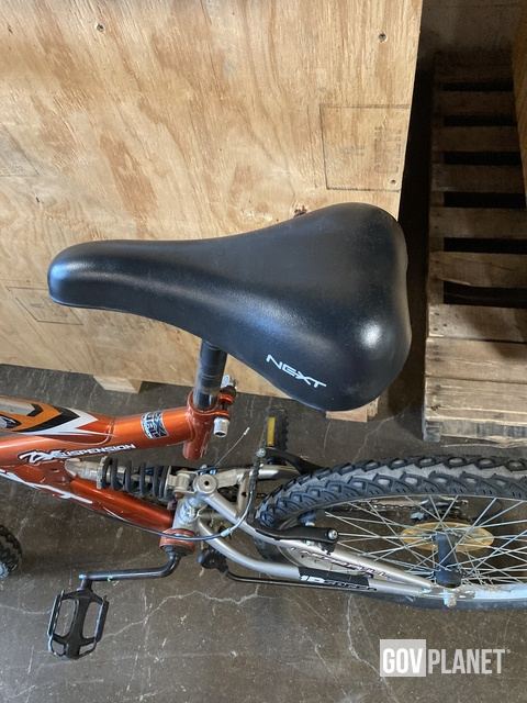NEXT 18 Speed Bicycle Mountain Bike Model 8575-18G Used in