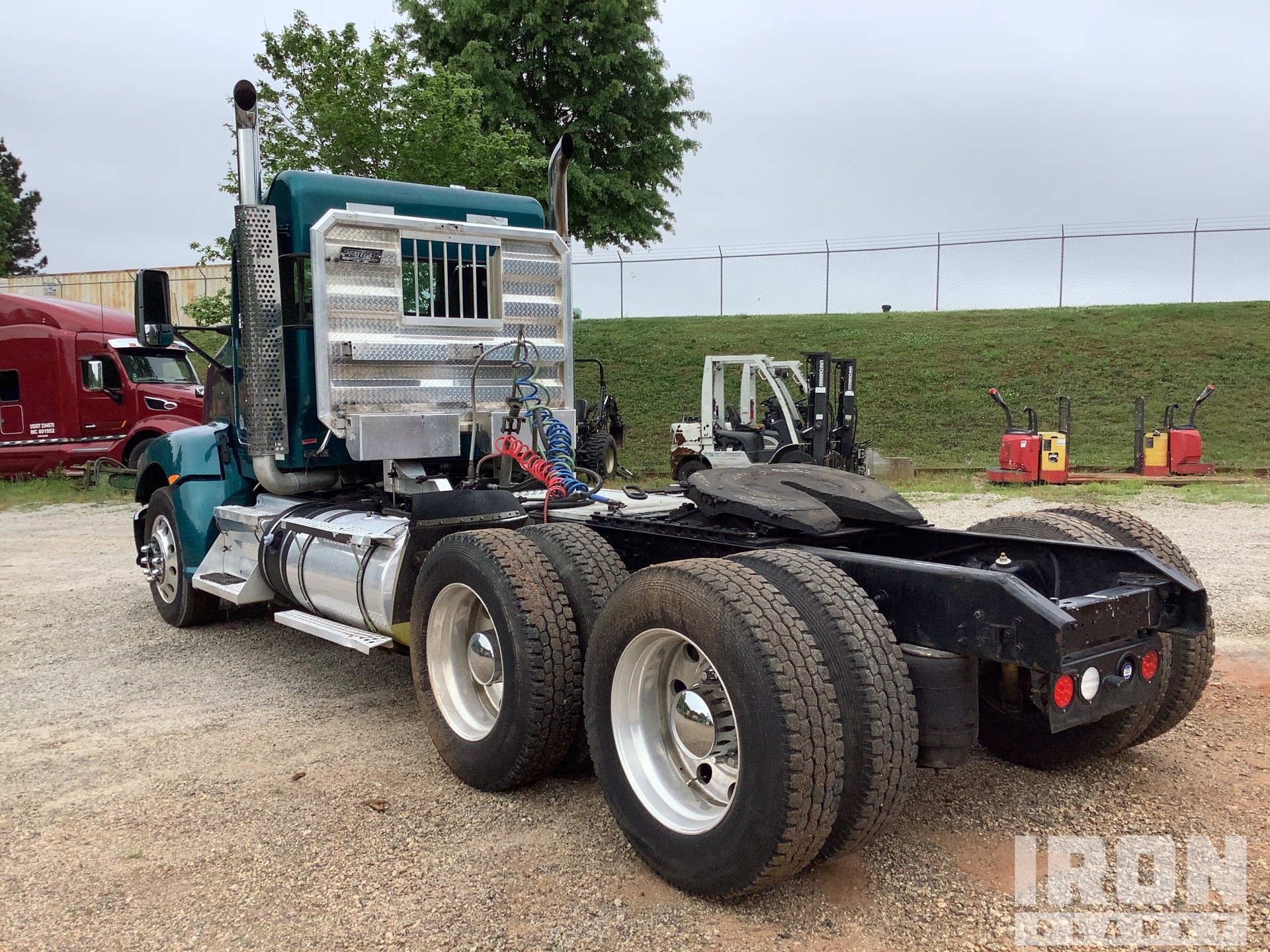 2014 Kenworth T600 6x4 T/A Day Cab Truck Tractor, Newnan, Georgia, Estados  Unidos (IronPlanet N.º de artículo4911511), image size:1920x1440