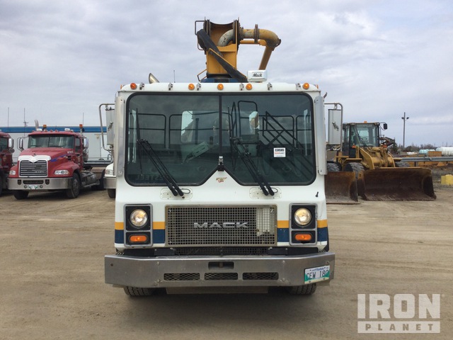 2004 Mack MR690S Concord CCP28Z-120 Concrete Pump Truck
