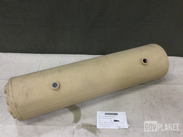 Surplus (5) Navistar 3863741C1 Pressure Tanks & (2) 1509AS300-1 Surplus (5) Navistar 3863741C1 Pressure Tanks & (2) 1509AS300-1