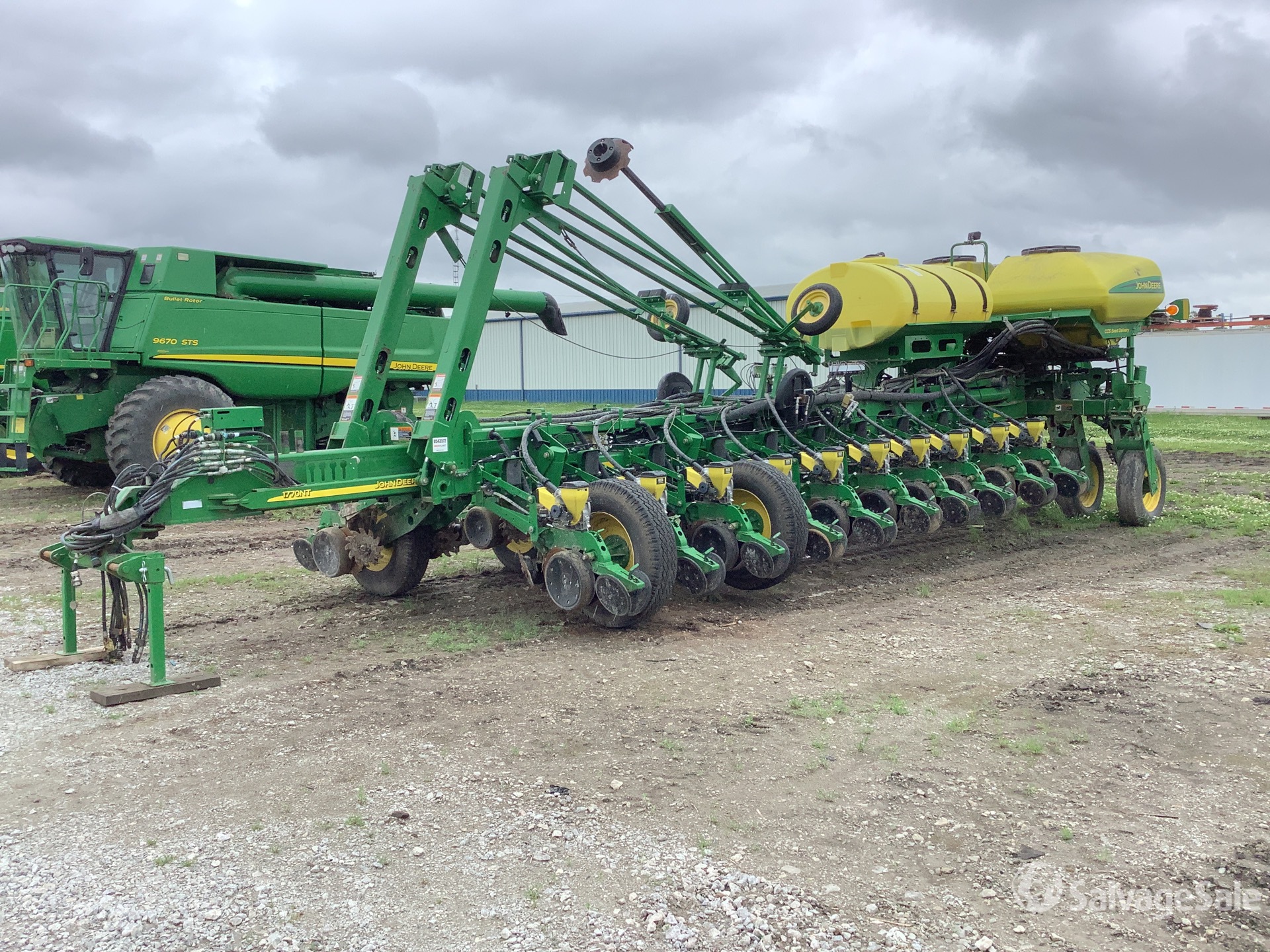 2011 (unverified) John Deere 1770 24 Row No-Till Planter in