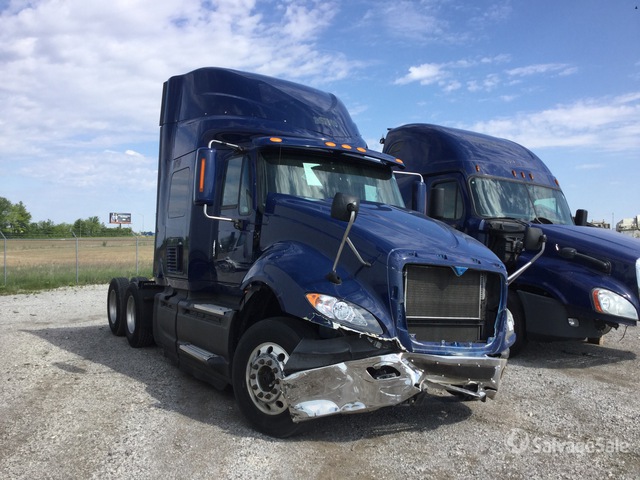2016 International Prostar +122 6x4 T/A Sleeper Truck Tractor in Odessa,  Missouri, United States (SalvageSale Item #4746283)
