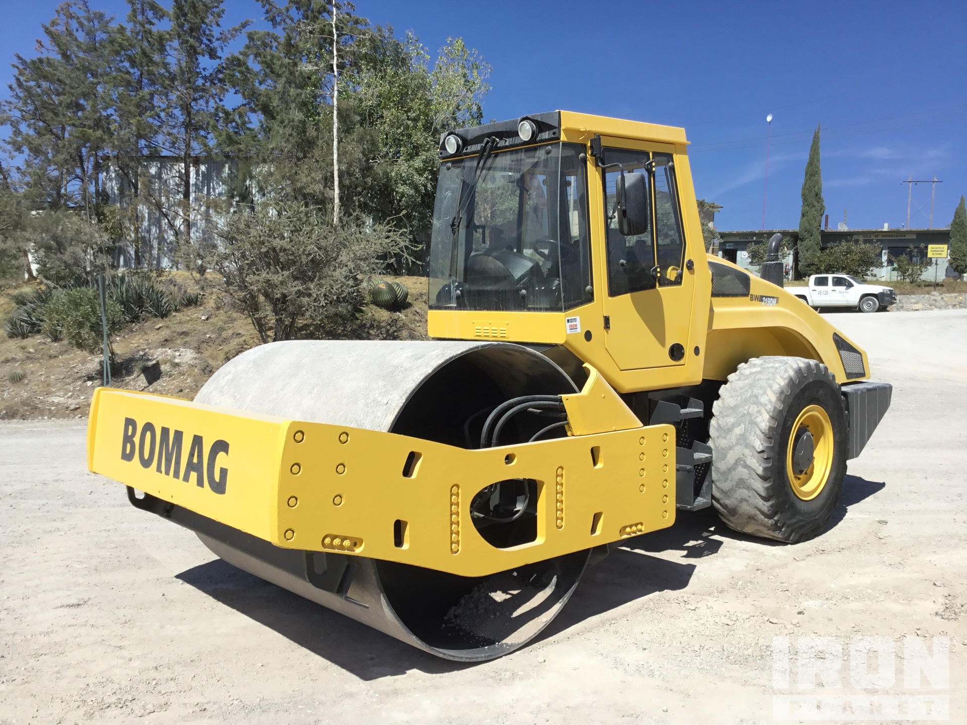 BOMAG BW 219 DH-4 Smooth Drum Roller