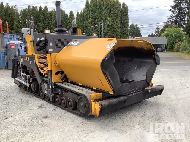 2019 Volvo P4410B Asphalt Paver in Burien, Washington