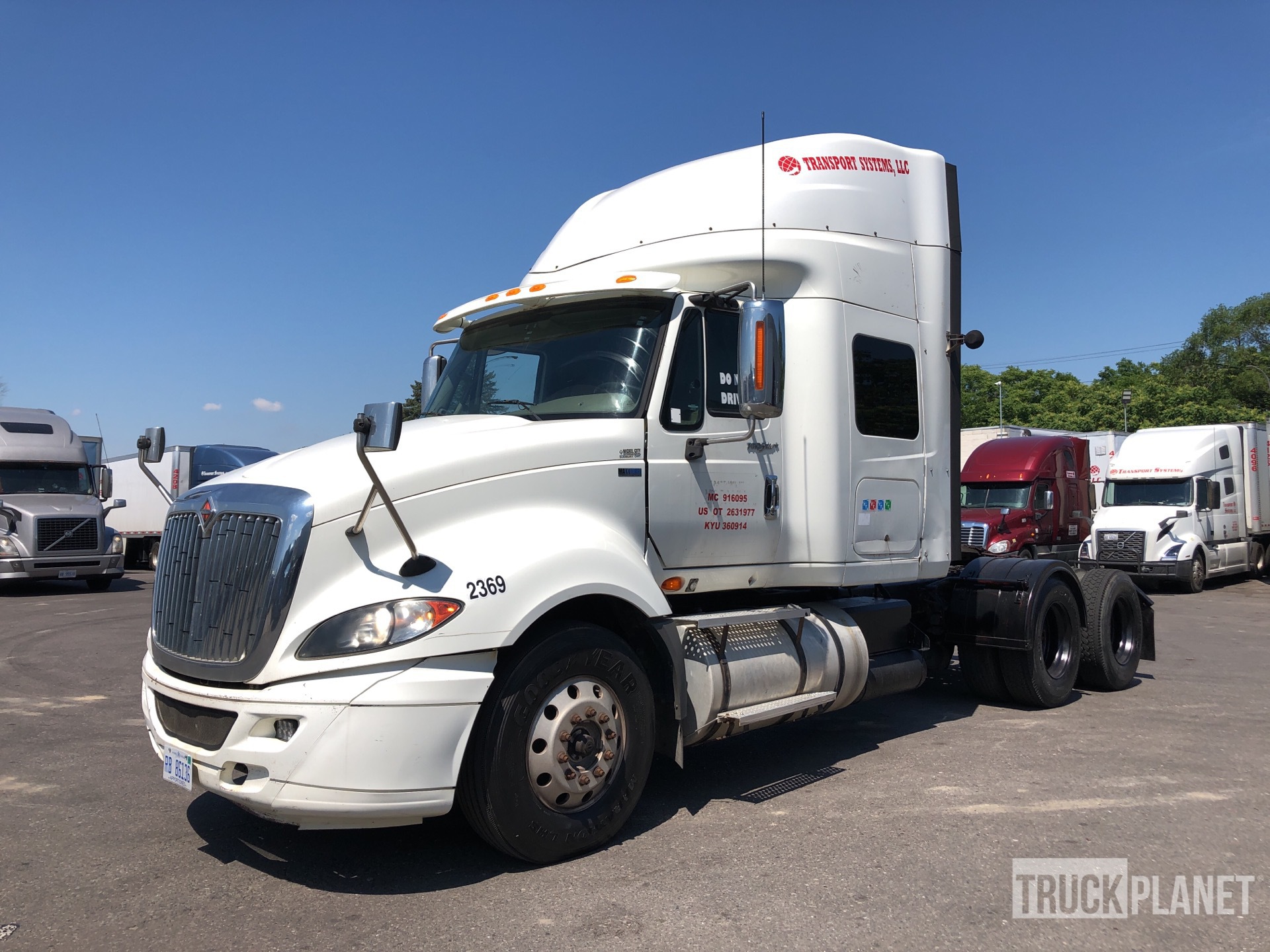 2012 International ProStar LF627 Premium 6x4 T/A Sleeper Truck
