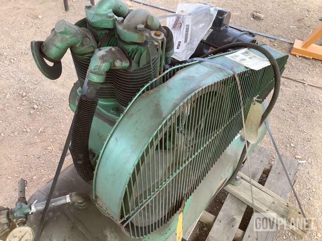 Surplus Speedaire 1Z762 Air Compressor in Yermo, California Surplus Speedaire 1Z762 Air Compressor in Yermo, California