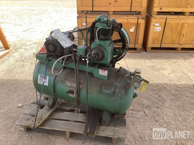 Surplus Speedaire 1Z762 Air Compressor in Yermo, California Surplus Speedaire 1Z762 Air Compressor in Yermo, California