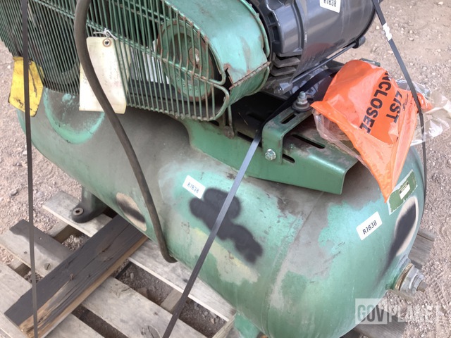 Surplus Speedaire 1Z762 Air Compressor in Yermo, California Surplus Speedaire 1Z762 Air Compressor in Yermo, California