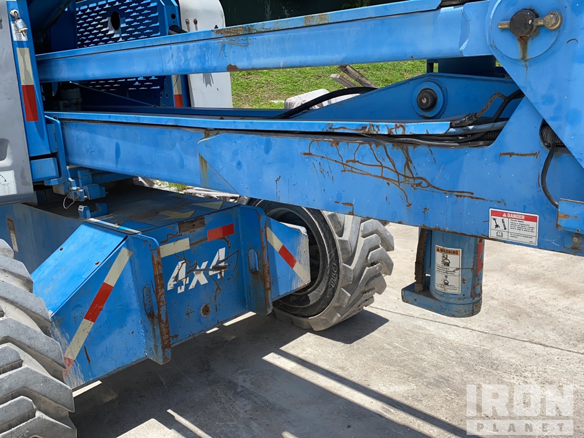 2001 Genie Z-60/34 4WD Diesel Articulating Boom Lift in