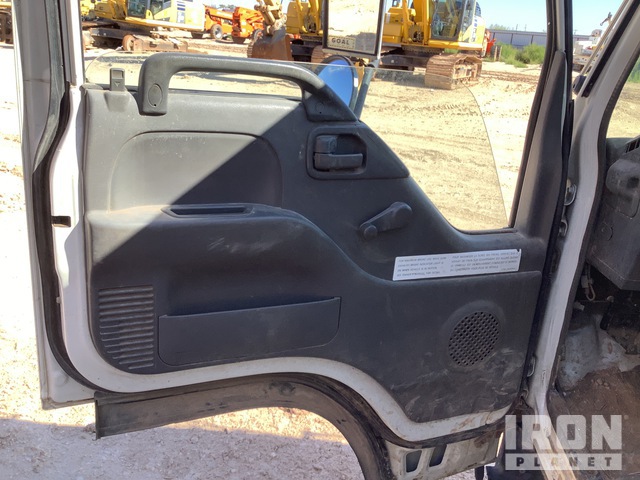 2005 Isuzu NPR 1000 gal 4x2 Pressure Washer Truck in Carlsbad, New 