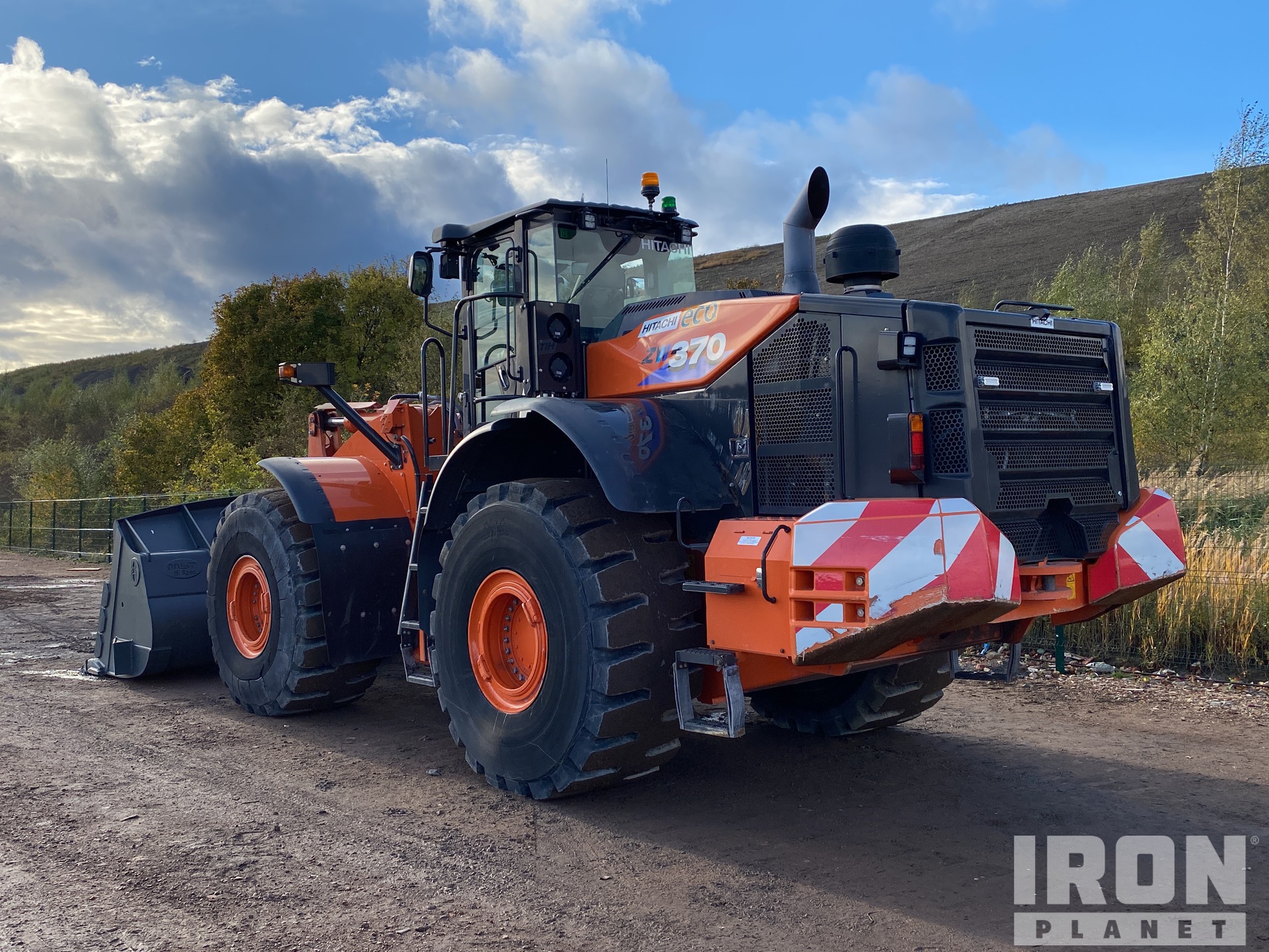 e5436869-0501-3934-b3e6-