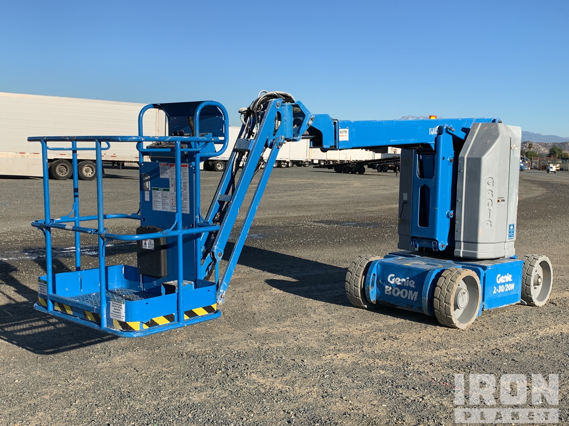 2013 Genie Z-30/20N Electric Articulating Boom Lift in