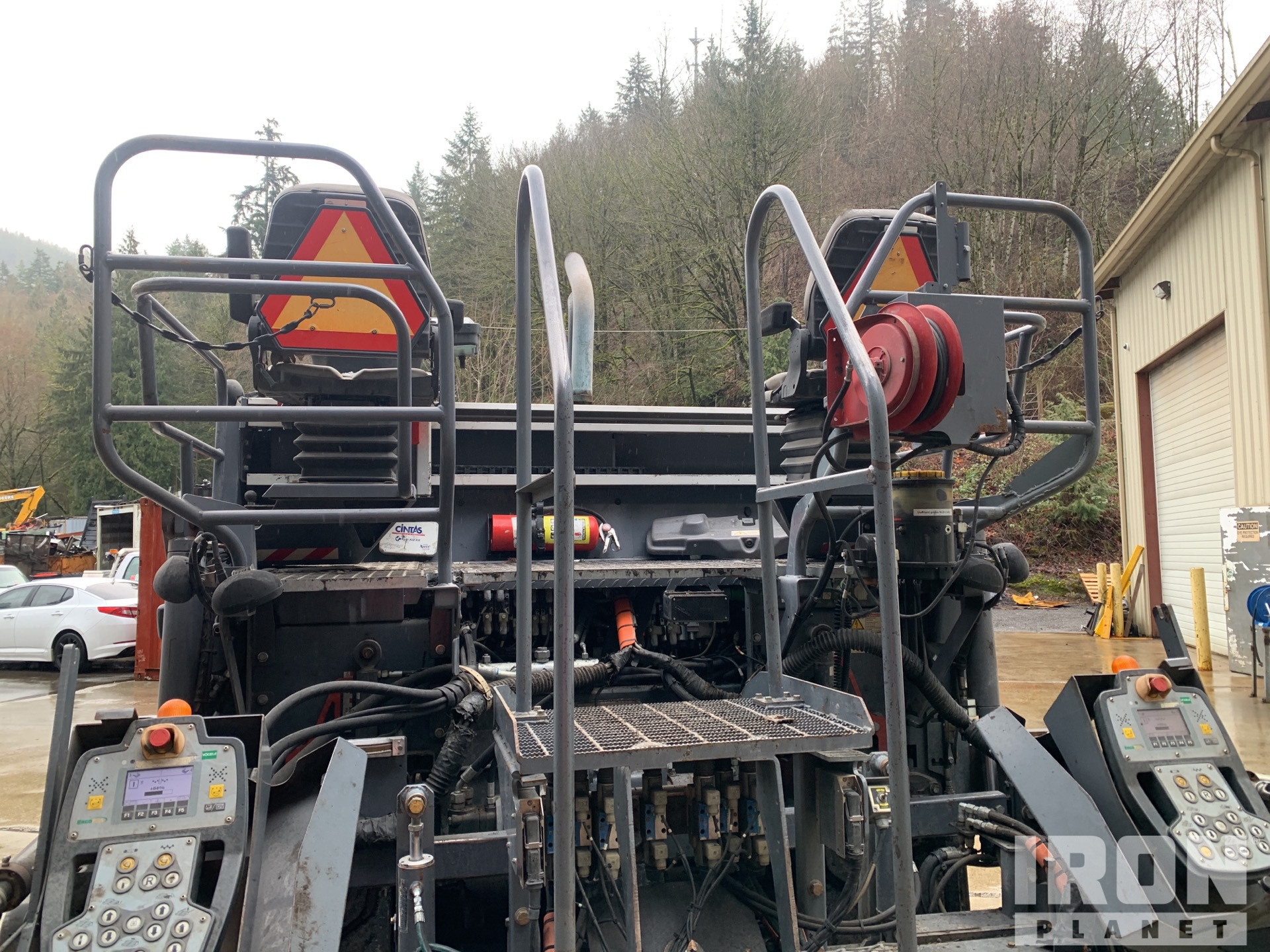 2016 Vogele VISION 5100-2 Track Asphalt Paver in Issaquah, Washington,  United States (IronPlanet Item #6053071)