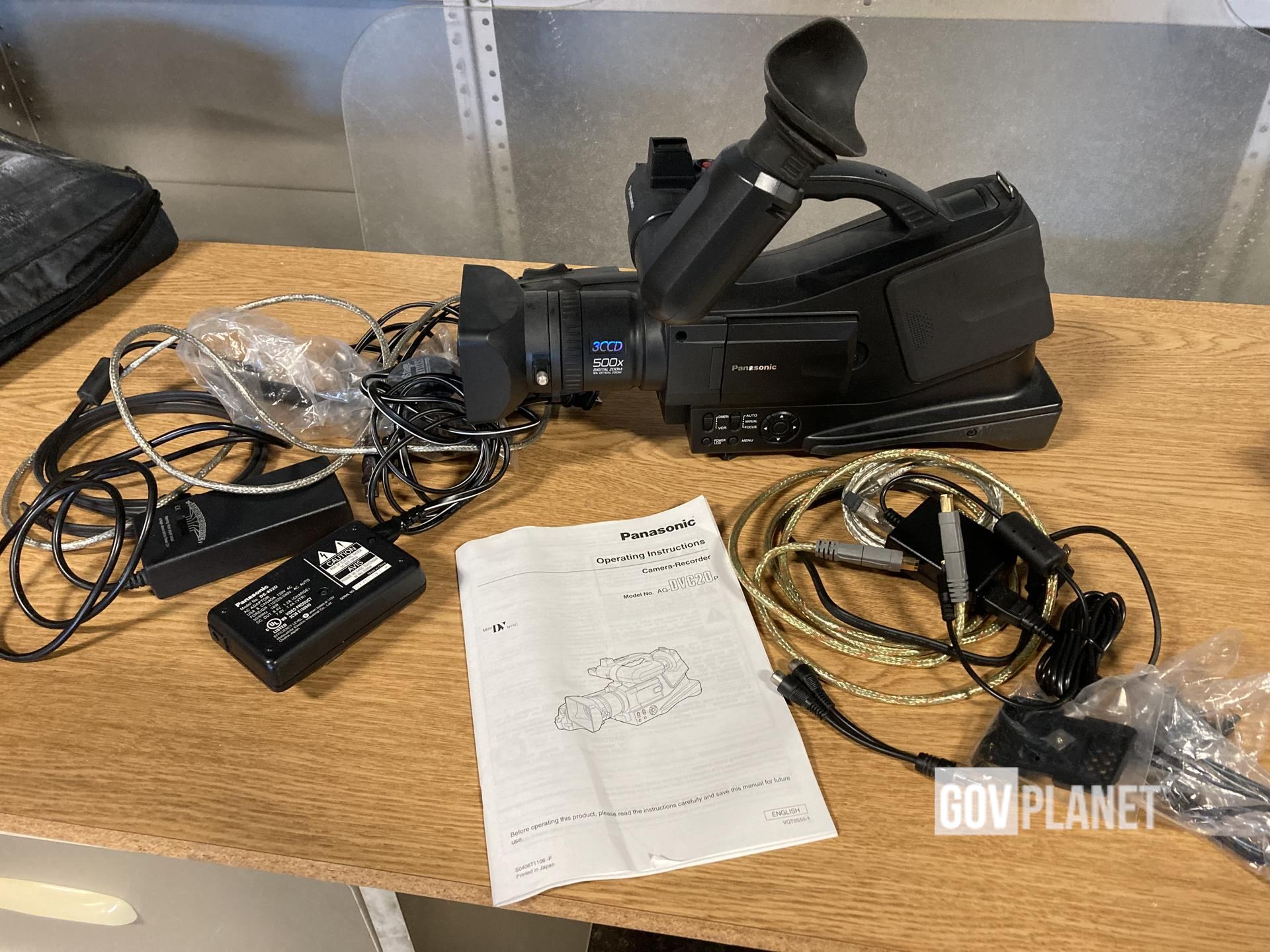 Panasonic AG-DVC-20P Mini DV Video Camcorder Camera Photography in