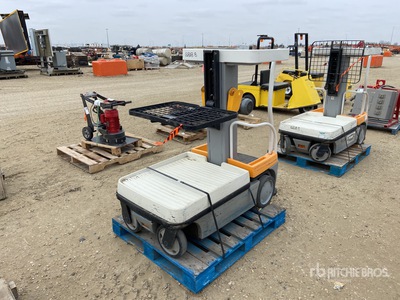 Crown WAV50-118 300 lb Order Picker