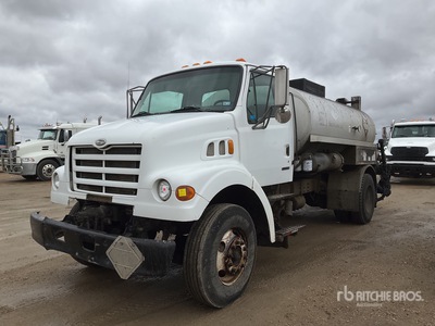 2000 Etnyre 2000 gal on 2000 Sterling LT7500 4x2 Asphalt Distributor Truck