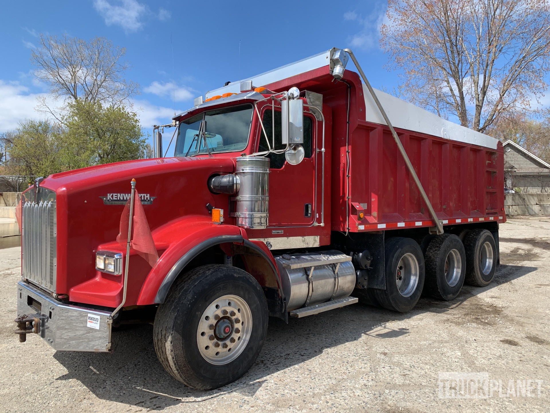 当時モノWIDE TRUCK 75 1-Family Since New: Prouse Transport's 1975 Dodge Bighorn Semi