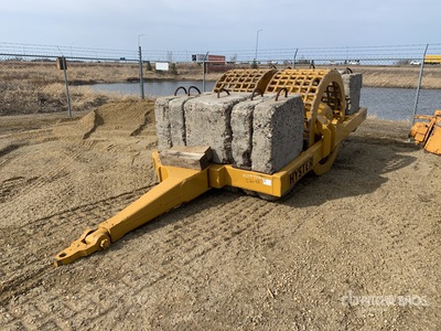 Hyster Pull Behind Grid Roller