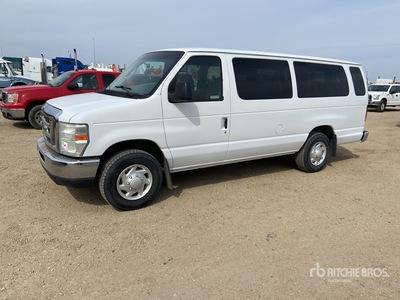 2008 Ford E-350 XLT 4x2 14-Seat Passenger Van