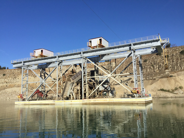 SMI-16 Yard Twin-Mine Duty Gantry Dredge Barge SMI-16 Yard Twin-Mine Duty Gantry Dredge Barge