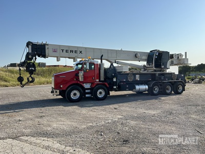 Terex Crossover 8000 80 Ton Straight Boom on 2015 Kenworth T-800 10x6 Twin-Steer Boom Truck