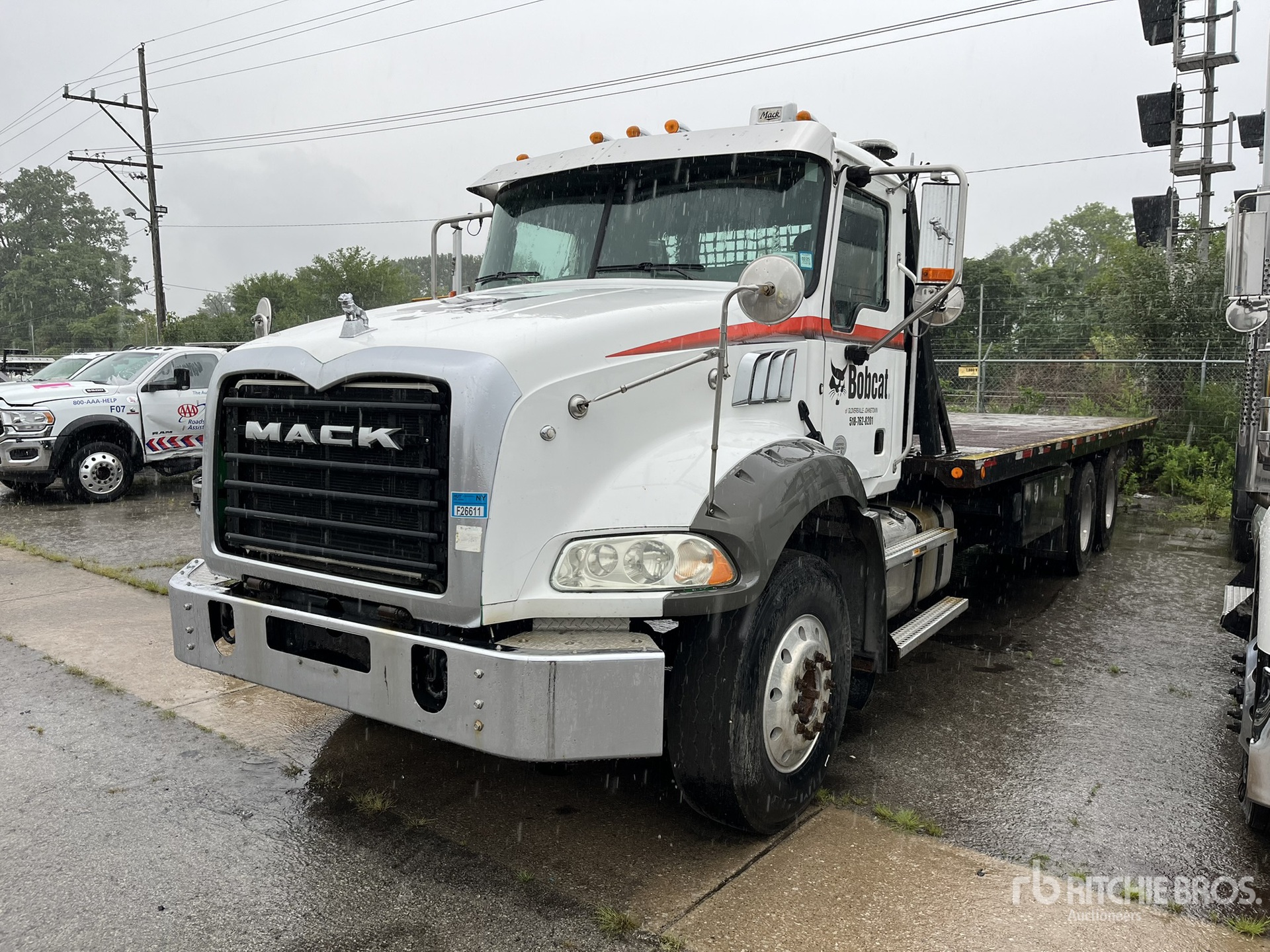 2014 Mack GU533 Camion à ridelles