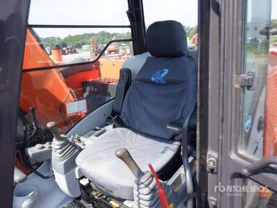 2016 Hitachi ZX135US-5B Rupsgraafmachine