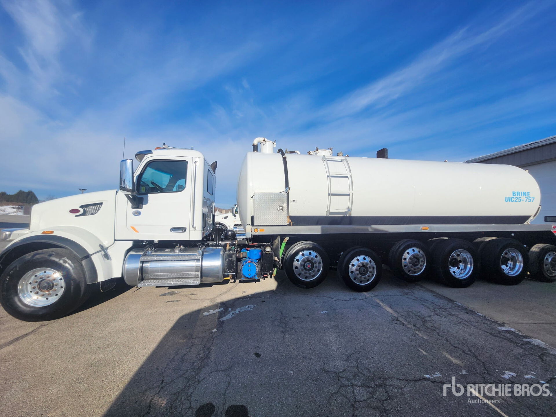 2020 Peterbilt 567 7 Axle Water Truck Vacuum Tanker Truck