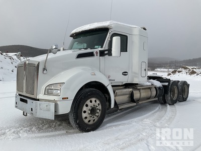 2021 Kenworth T880 6x4 T/A Sleeper Truck Tractor